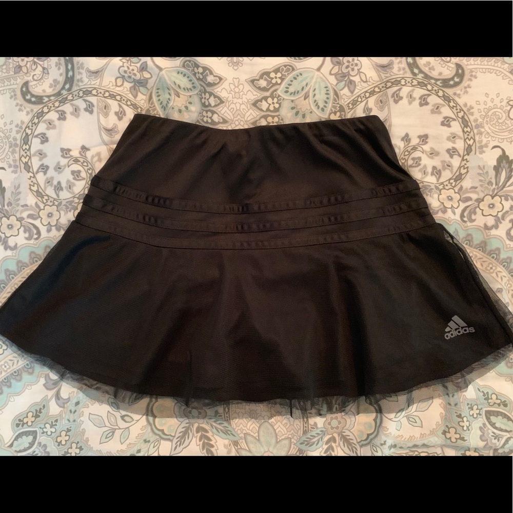 Adorable girl’s adidas skirt -10/12
